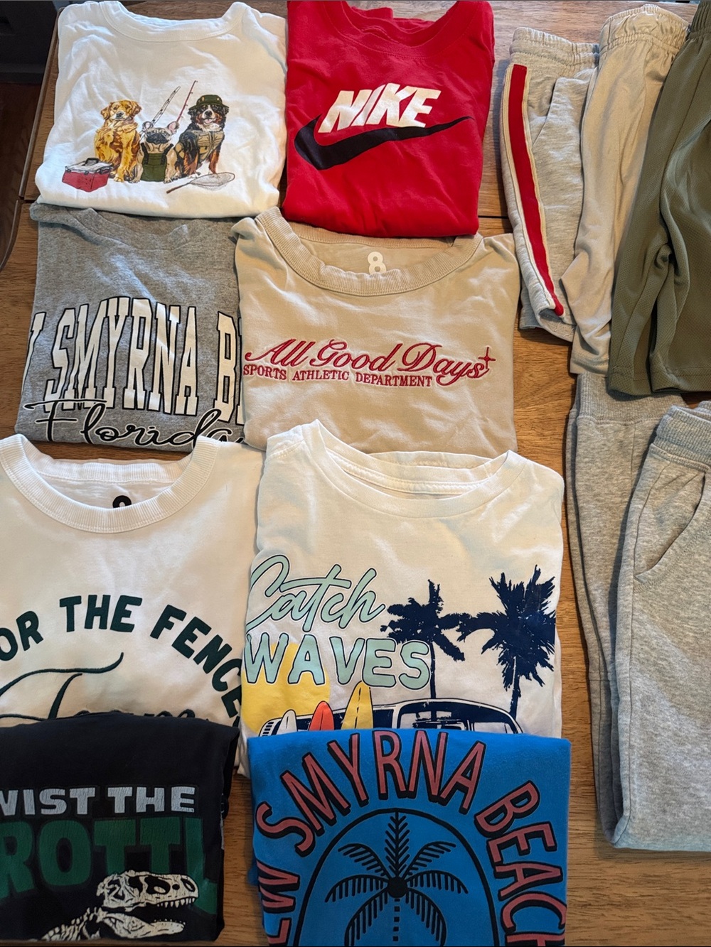 BOYS BuNDlE 6-7 Size Pjs, Shirts, hoodie & joggers !!!